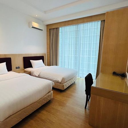 Imperial Grand Suite Apartment Kuching Zewnętrze zdjęcie