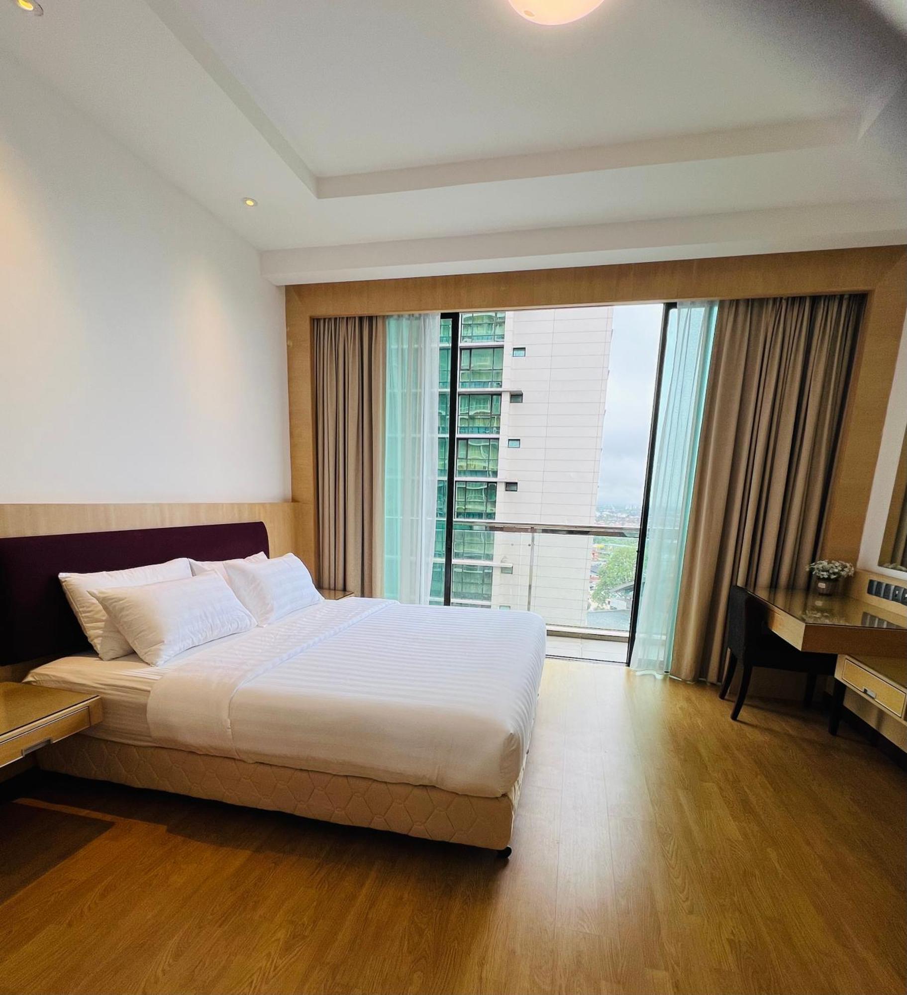 Imperial Grand Suite Apartment Kuching Zewnętrze zdjęcie